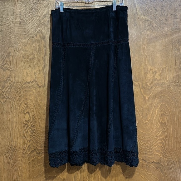 Etcetera Black Suede Leather and Crochet Skirt Size 8 - EUC - Picture 3 of 4